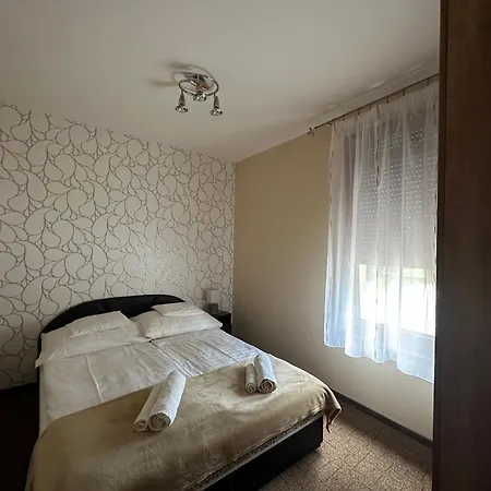 Csaladi Διαμέρισμα *