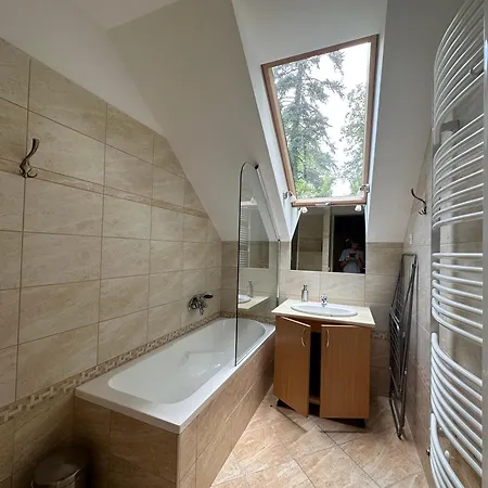 Csaladi Διαμέρισμα