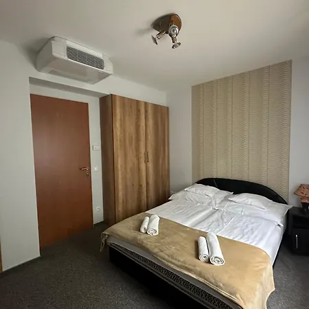 Csaladi Διαμέρισμα Balatonszárszó