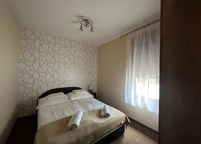 Csaladi Appartement *